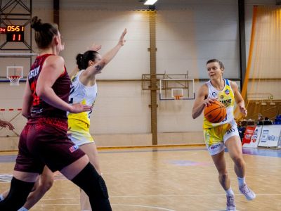 India Farcy je späť, Justina Kraujunaité odchádza