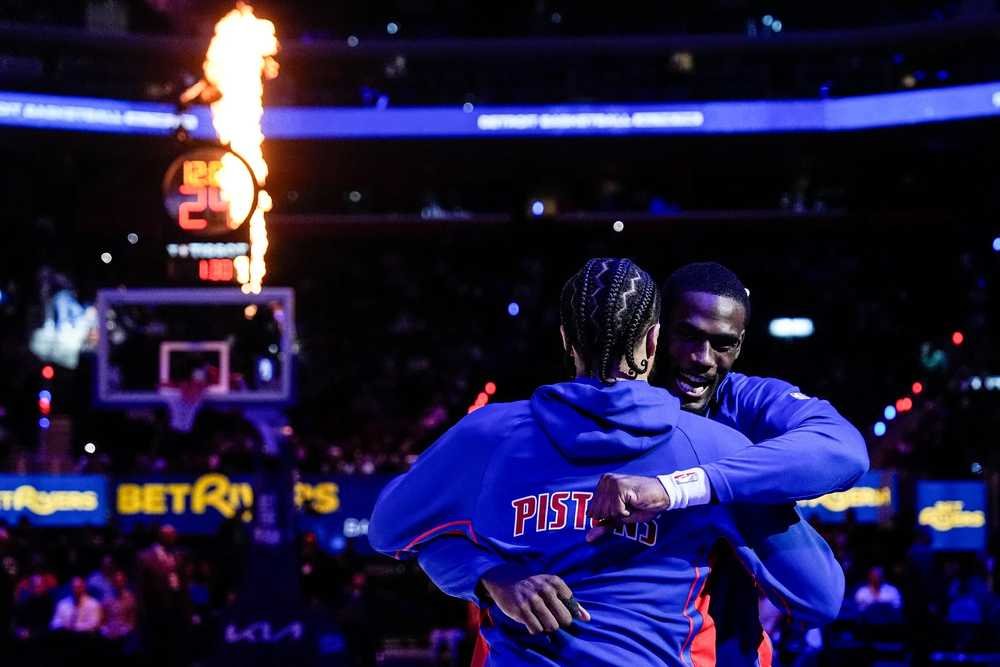 VIDEO: Osem hráčov Pistons sa dostalo do dvojciferných čísel