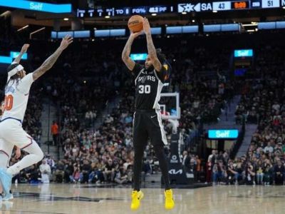 VIDEO: Spurs sa revanšovali Knicks za finále pohára, Champagnie nastrieľal 11 trojok
