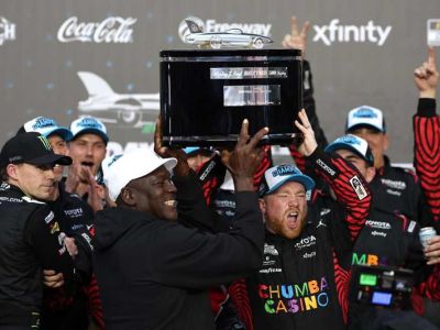 MJ po výhre jeho tímu v Daytona 500: Nemôžem tomu uveriť