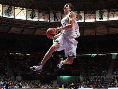 Satoranský a jeho efektné smeče v Summer League