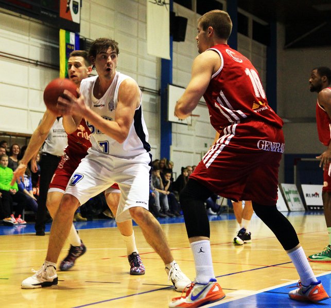 Spišská Nová Ves - Komárno (Pipíška s loptou) (Foto: Michal Búza)