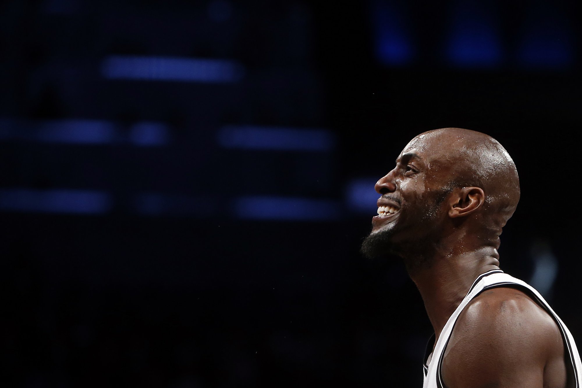 Timberwolves poctia Kevina Garneta vyvesením dresu
