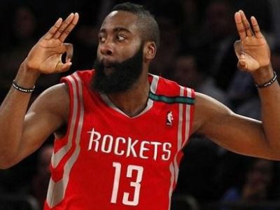 V Houstone úradoval 51-bodový Harden, San Antonio v play off
