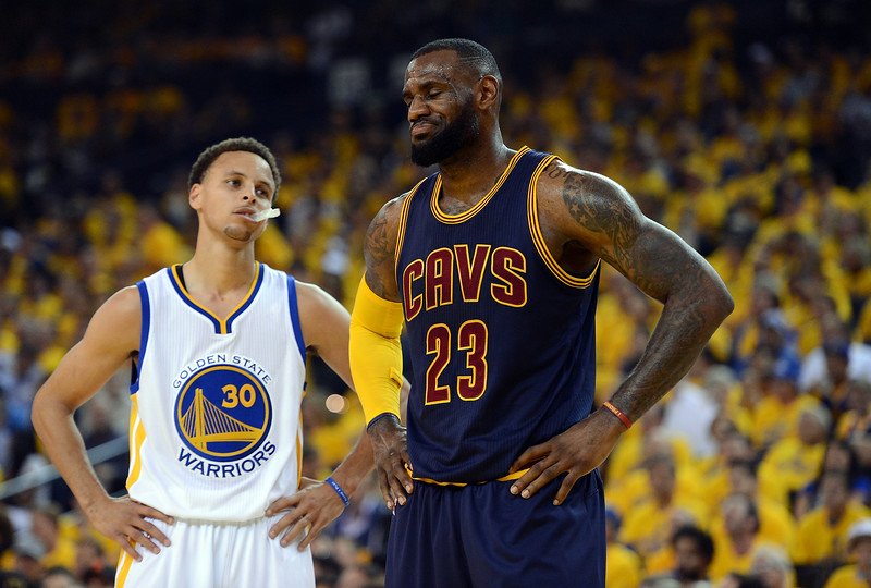 LeBron James Stephen Curry (Foto: mercurynews.com)