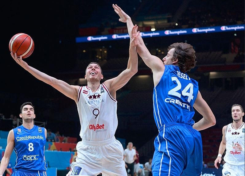 Tomáš Satoranský, Jan Veselý (Česko)