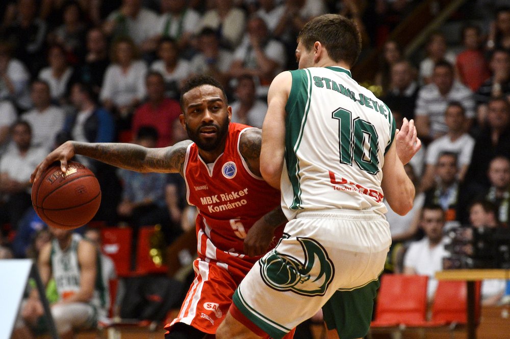 Bannister: Musíme hrať akokeby to bol náš posledný zápas