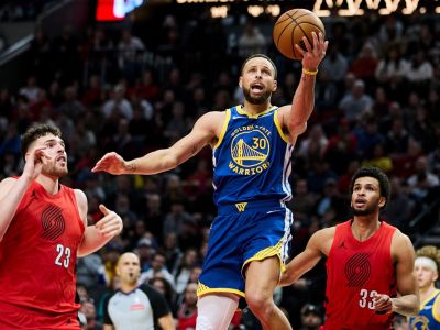Warriors ešte 10 dní bez Stepha Curryho