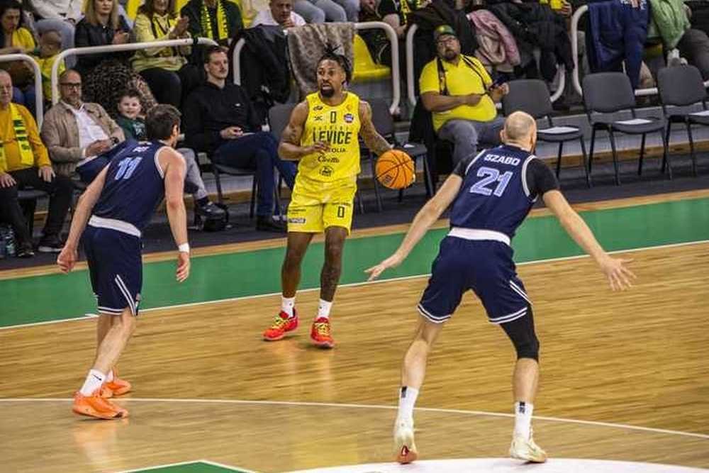 FOTO/VIDEO: Rickey McGill opäť úradoval a Slovan ide domov na prázdno
