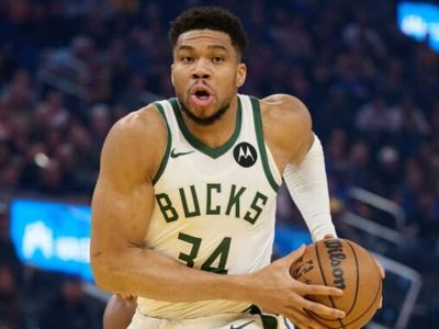 Agresívne ho chcel Boston, ale Giannis sa sťahuje z Milwaukee inam