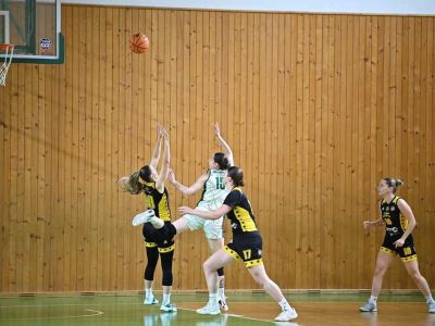 FOTO/VIDEO: Hráčky CBK nedostali v Šamoríne šancu