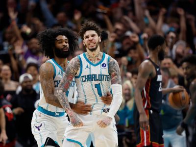 Do Minnesoty smeruje excentrická hviezda, ktorá nikdy nehrala play-off. Chce titul