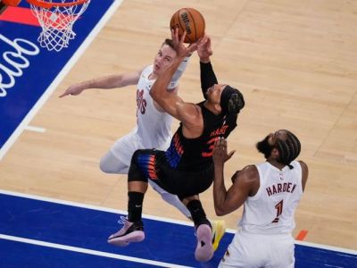 VIDEO: Šnúra 18:0 v tretej štvrtine priviedla New York k druhej výhre