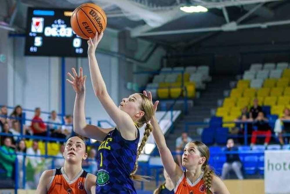 FOTO/VIDEO/M-SR Staršie žiačky U15: Vo finále sa stretnú dva kluby z východu