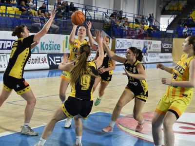 FOTO/VIDEO/M-SR Juniorky U19: Košické derby pre Young Angels, víťazne aj ružomberský MBK