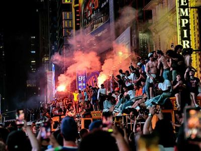 VIDEO: Streľba, útoky nožom, zranení civilisti či policajti, aj takto vyzerali oslavy titulu v NBA