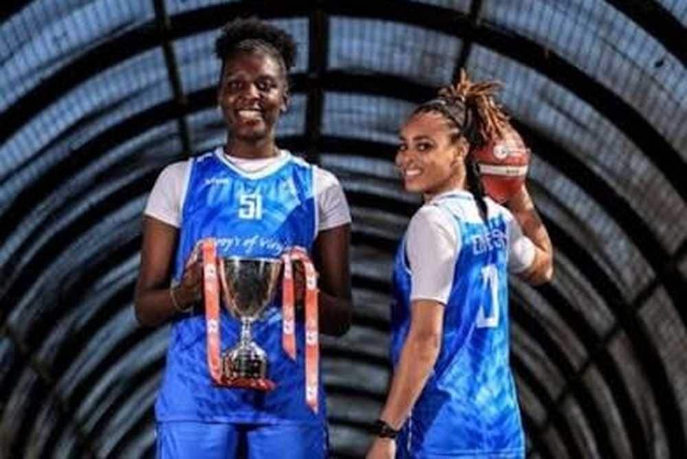 Lanetta Williams (51) so spoluhráčkou, McEvoy´s Cavan Eagles (1. div., IRL) (Foto: Facebook)