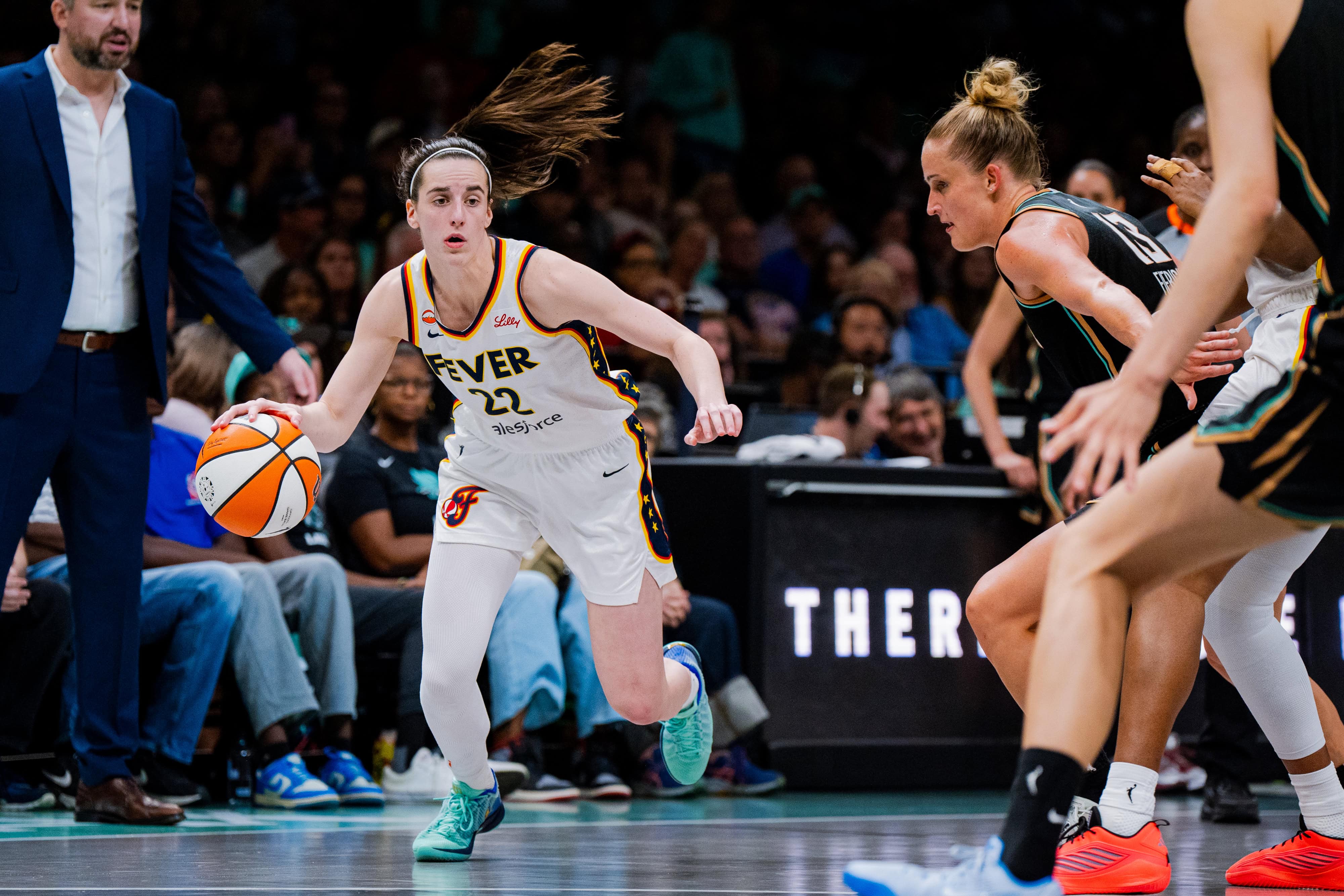 Cirkus v ženskej NBA pokračuje, zatiaľ čo Caitlin Clark predviedla ďalší historický výkon