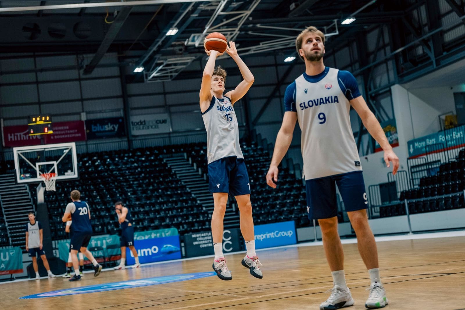 Slováci dnes proti rozbehnutým Britom pred vypredanou arénou