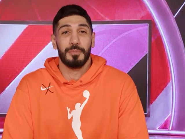 Bývalí hráči NBA provokujú WNBA. Vyhlásili, že sú ženy a chcú v nej hrať