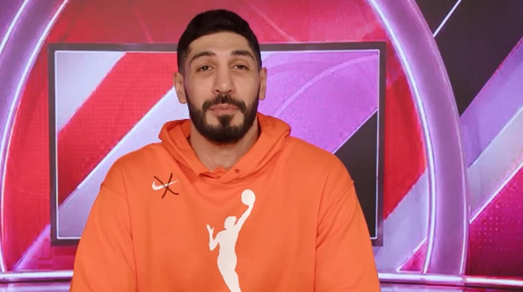 Bývalí hráči NBA provokujú WNBA. Vyhlásili, že sú ženy a chcú v nej hrať