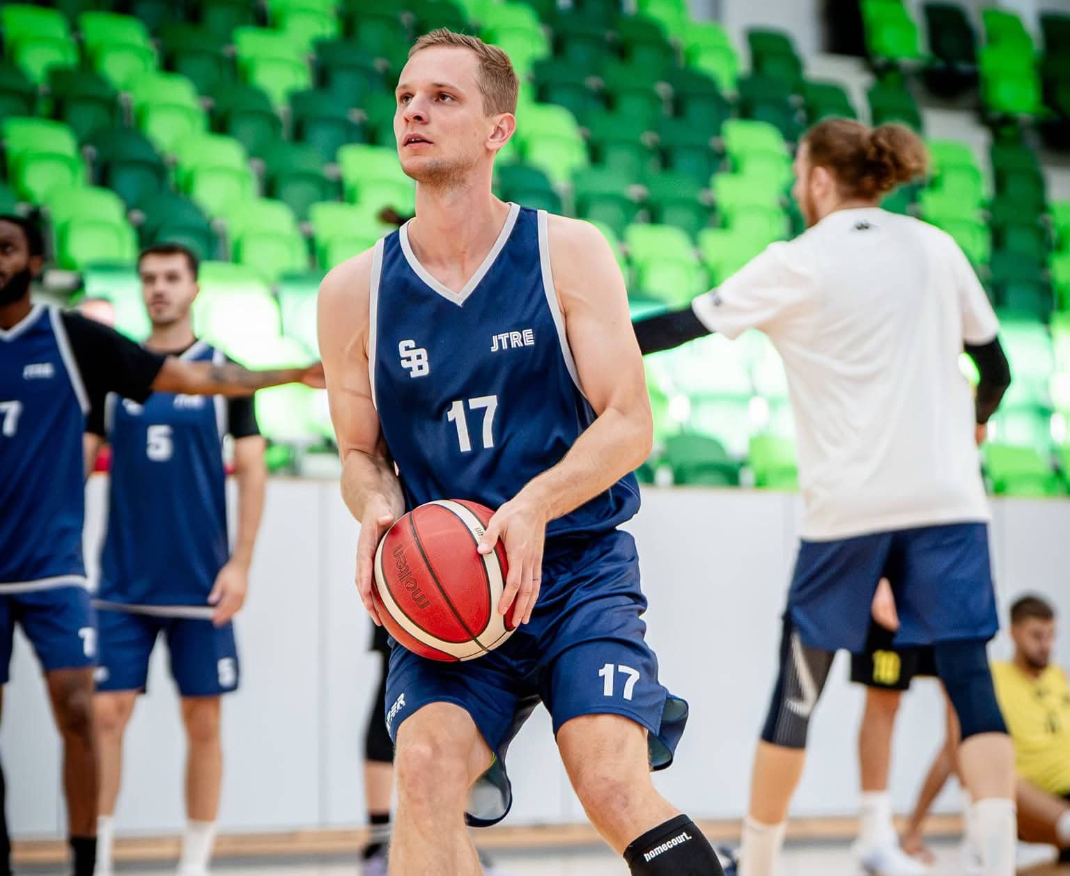 Niekedy len sám v úžase stojím a počúvam. Rožánek čaká v SBL veľa ťažkých zápasov